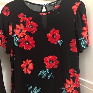 Express Floral Crew Neck Top 🌺